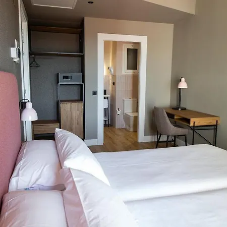 Hotel Nuria 3*