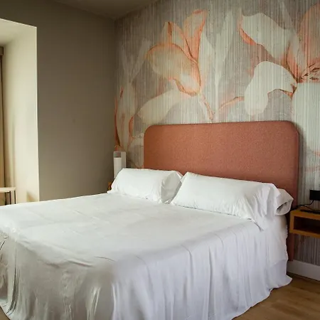 Nuria Hotel 3*