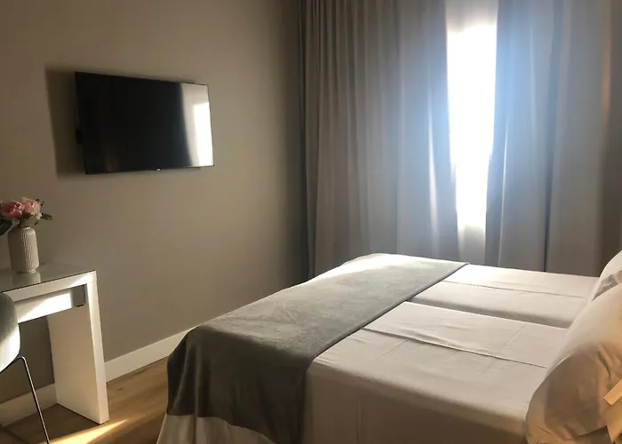 努里亚酒店 3* 塔拉戈纳