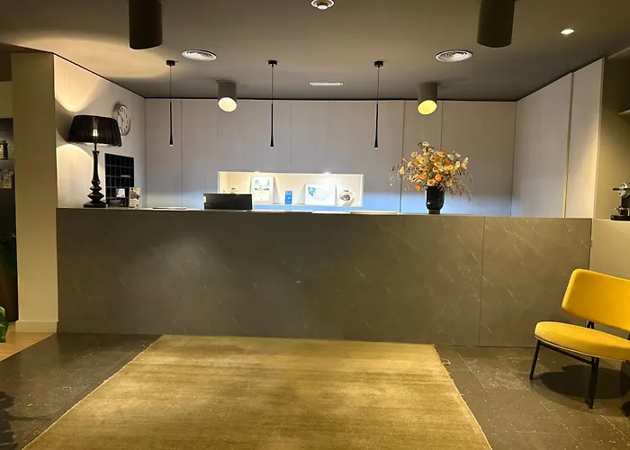 努里亚酒店 3*