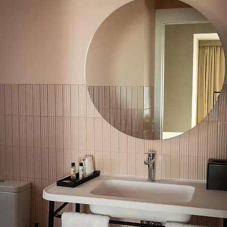 Nuria Hotel 3*